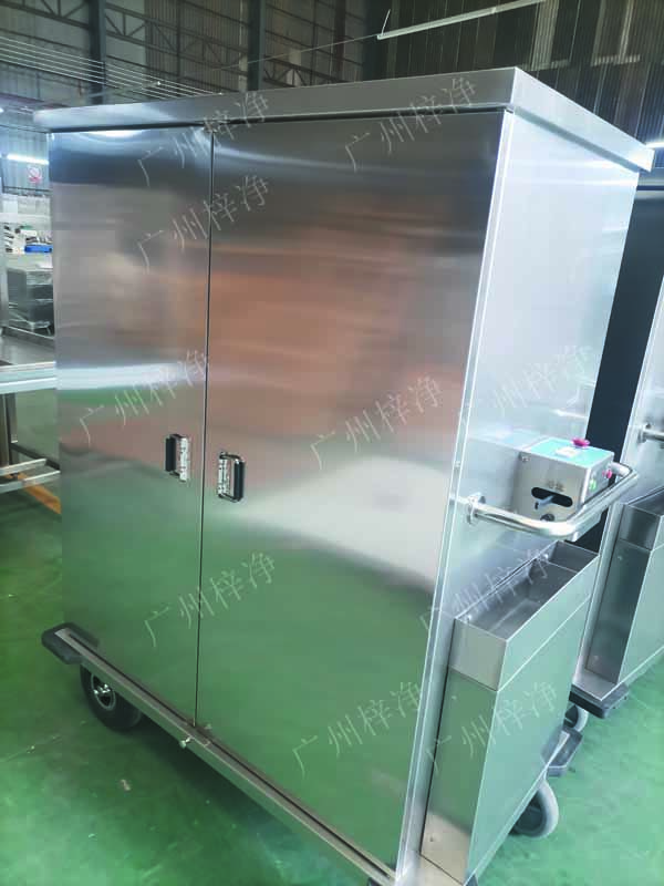 密閉式滅菌器械物品電動(dòng)轉(zhuǎn)運(yùn)車采用304拉絲不銹鋼板面板厚度：≥1.2mm,表面作拉絲亞光處理。